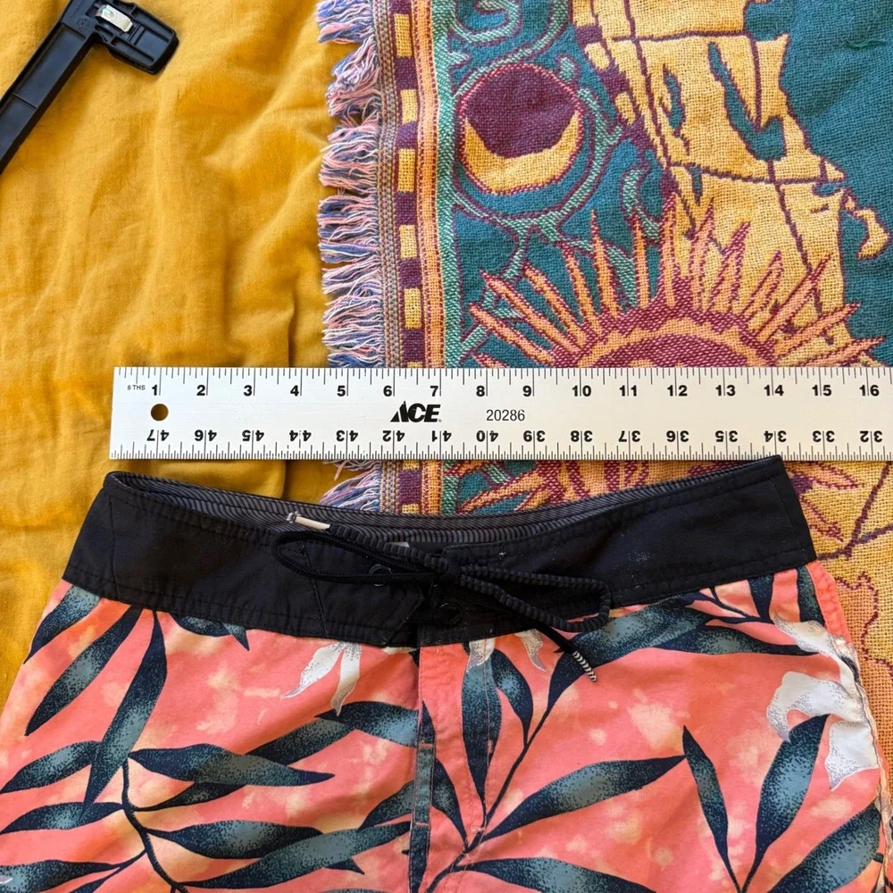 Volcom Mod-Tech Mens 29 Board Shorts‎ Coral Tropical Floral Swim Trunks Surf
